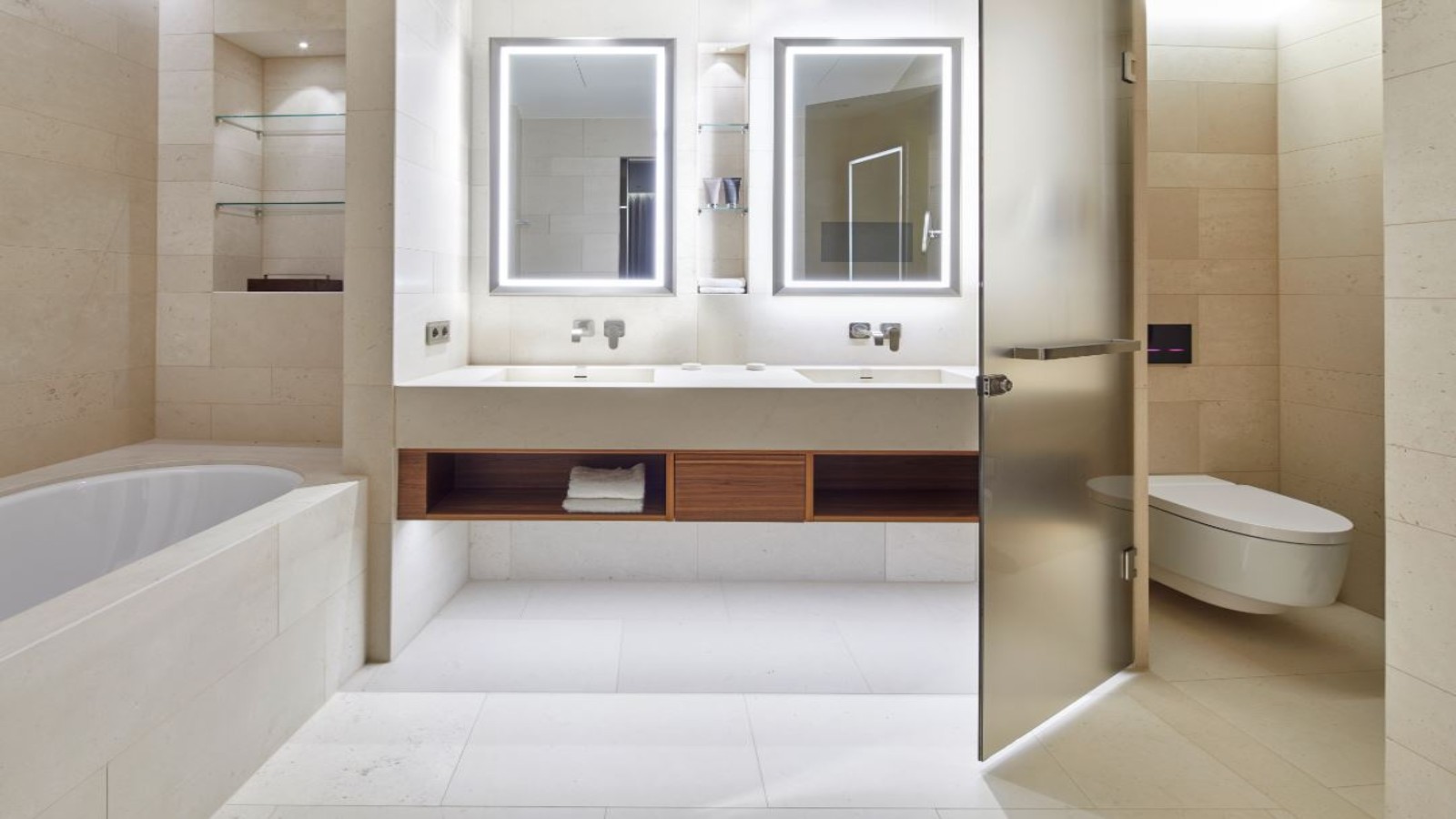 A bathroom at The Fontenay Hotel