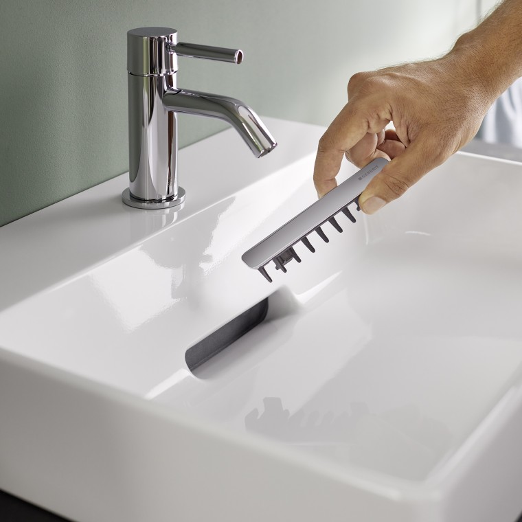 Innovative waste cover with comb insert