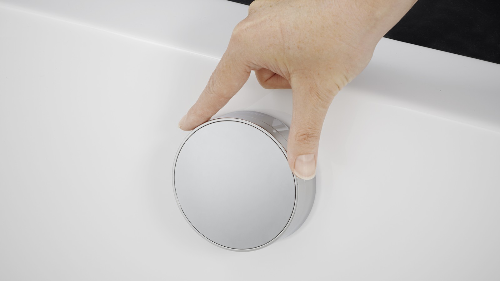 Bathtub drain with turn handle Bathtub drain with turn handle