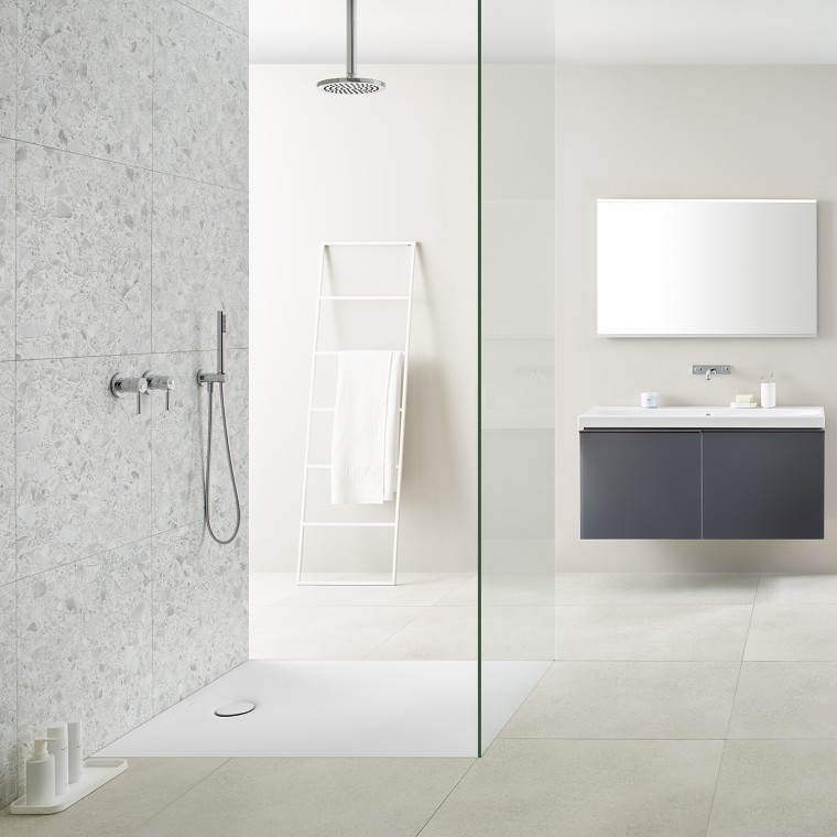 Bathroom with Geberit Olona shower tray