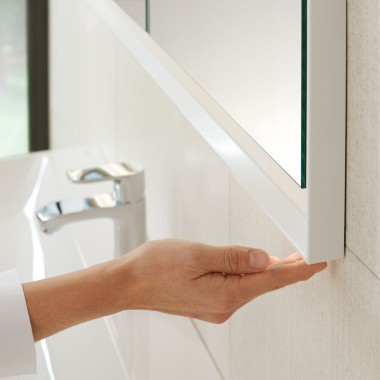 Geberit ONE mirror cabinet with ComfortLight Geberit ONE mirror cabinet with ComfortLight