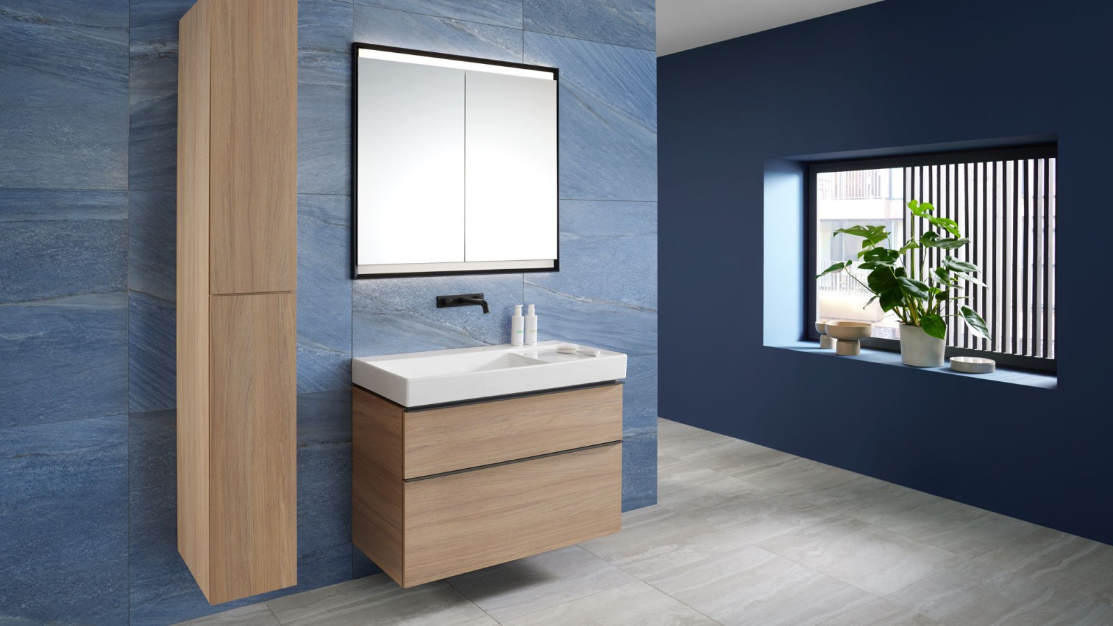 Mix & Match Geberit ONE washbasin with Geberit iCon vanity unit and tall cabinet Mix & Match Geberit ONE washbasin with Geberit iCon vanity unit and tall cabinet
