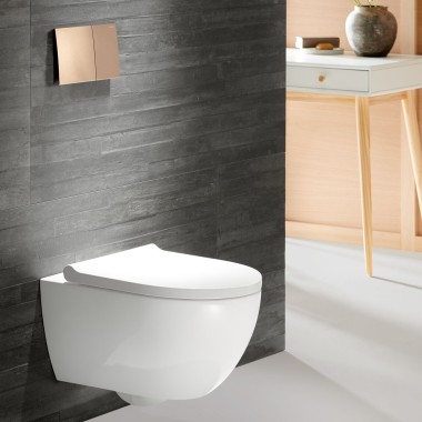 Geberit Acanto WC with Sigma70 flush plate in rose gold Geberit Acanto WC with Sigma70 flush plate in rose gold