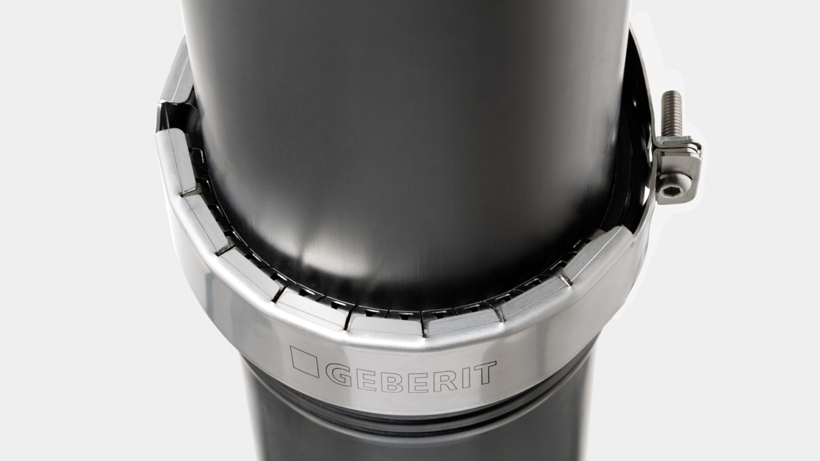 The Geberit retaining claw equips Silent-PP for roof drainage applications The Geberit retaining claw equips Silent-PP for roof drainage applications