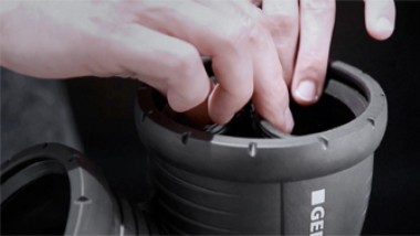 Geberit Silent-Pro: Easy removal and insertion of the EPDM seal Geberit Silent-Pro: Easy removal and insertion of the EPDM seal