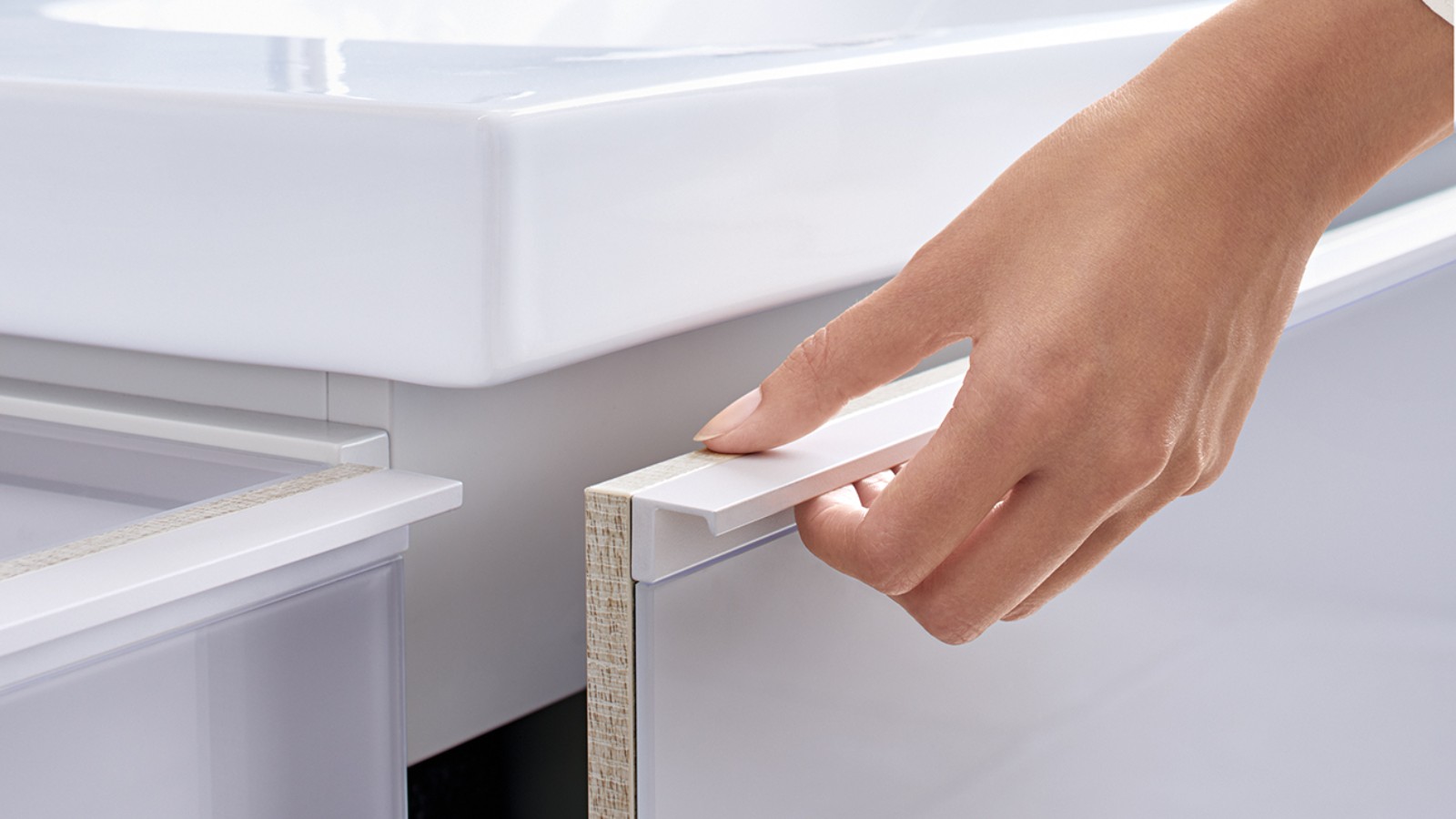 Bathroom furniture with SoftClosing