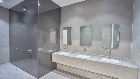 Simple and elegant: Geberit VariForm washbasin and Piave taps (© Oğuzhan Kasar) Simple and elegant: Geberit VariForm washbasin and Piave taps (© Oğuzhan Kasar)