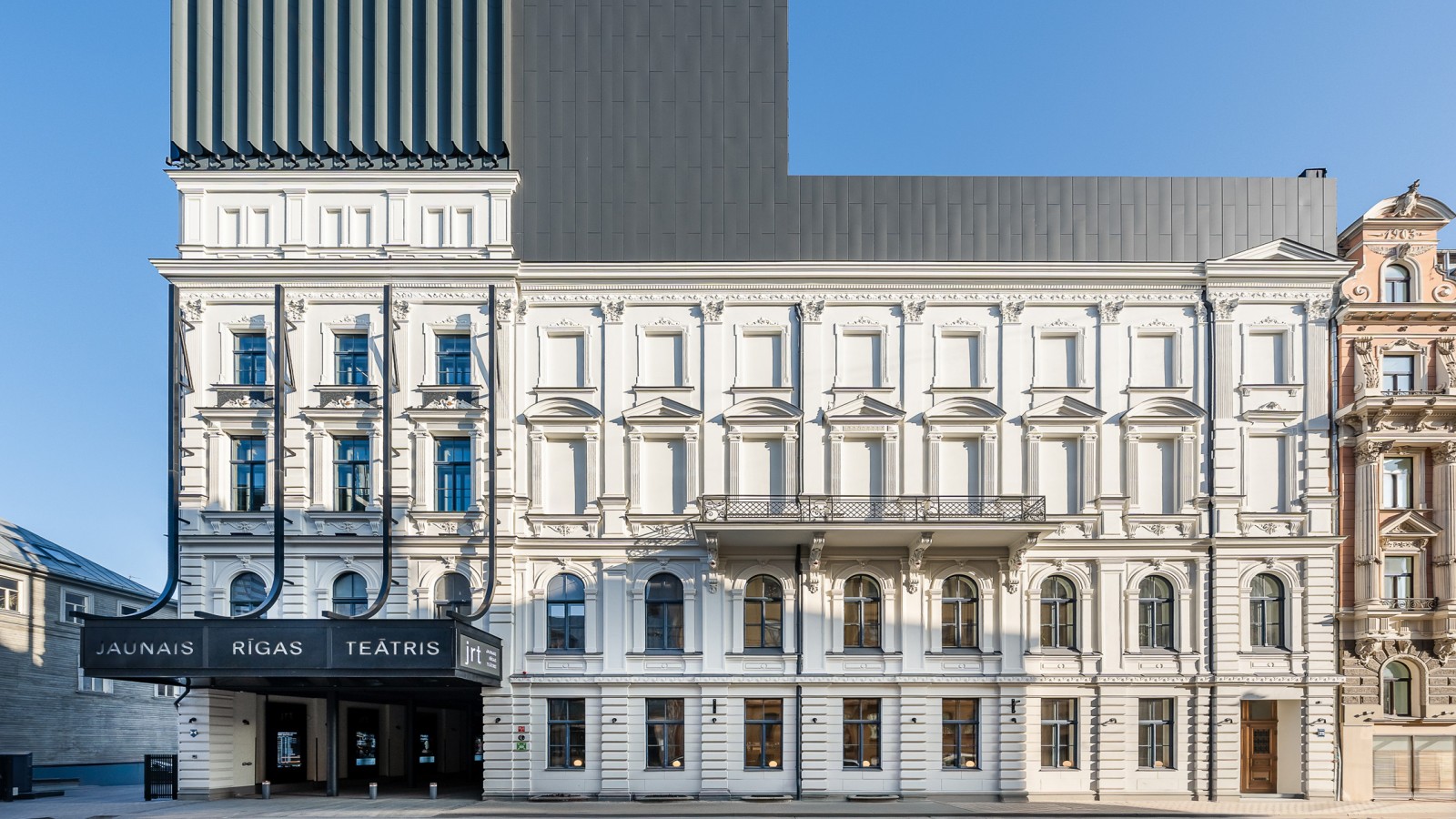 From dilapidated old building to architectural gem: the New Riga Theatre (© Jānis Salmanis)
