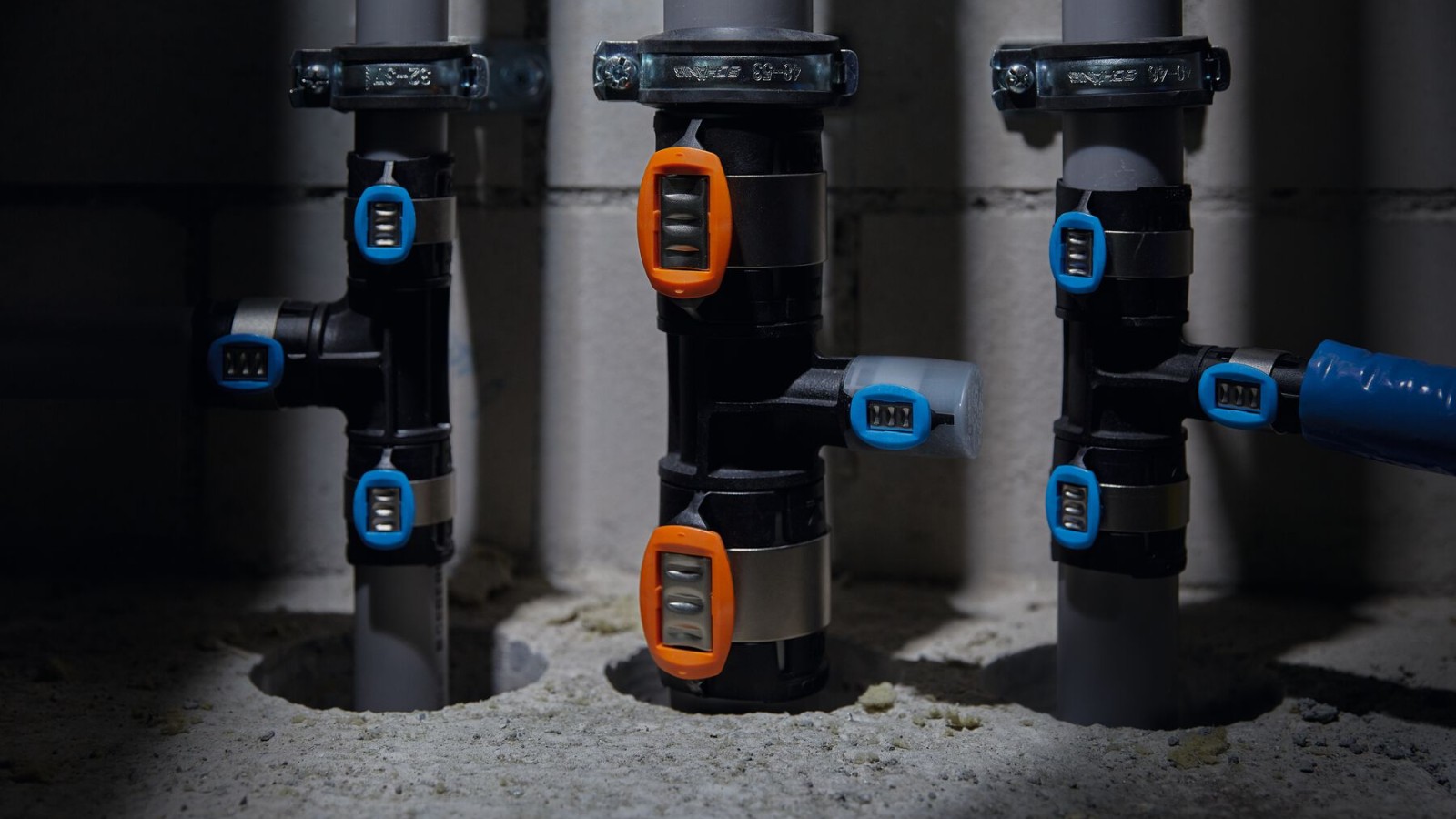 Unpressed connections are also easy to recognise in the dark Unpressed connections are also easy to recognise in the dark