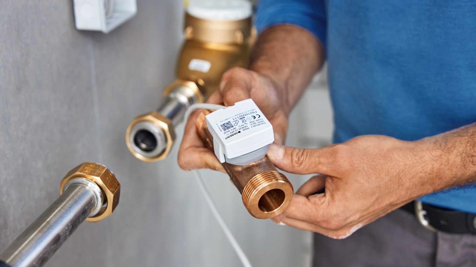 Geberit temperature and volumetric flow rate sensor for GEBUS