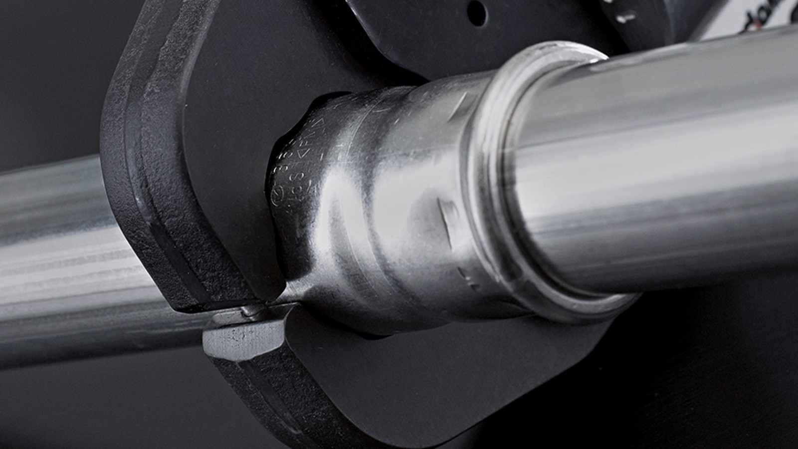 Pressing jaw with Mapress pipe Pressing jaw with Mapress pipe