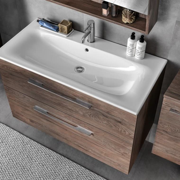 Versatile and stylishly designed: Geberit Selnova Square washbasins – in numerous sizes and designs, ideal for new constructions and renovations Versatile and stylishly designed: Geberit Selnova Square washbasins – in numerous sizes and designs, ideal for new constructions and renovations