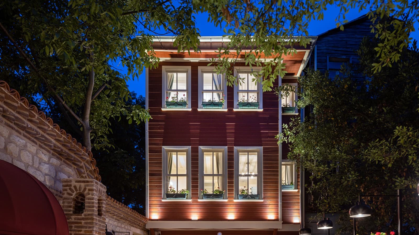 The courtyard of the Hotel Turkish House in Istanbul combines structural and decorative elements from different periods (© Hotel Turkish House) The courtyard of the Hotel Turkish House in Istanbul combines structural and decorative elements from different periods (© Hotel Turkish House)