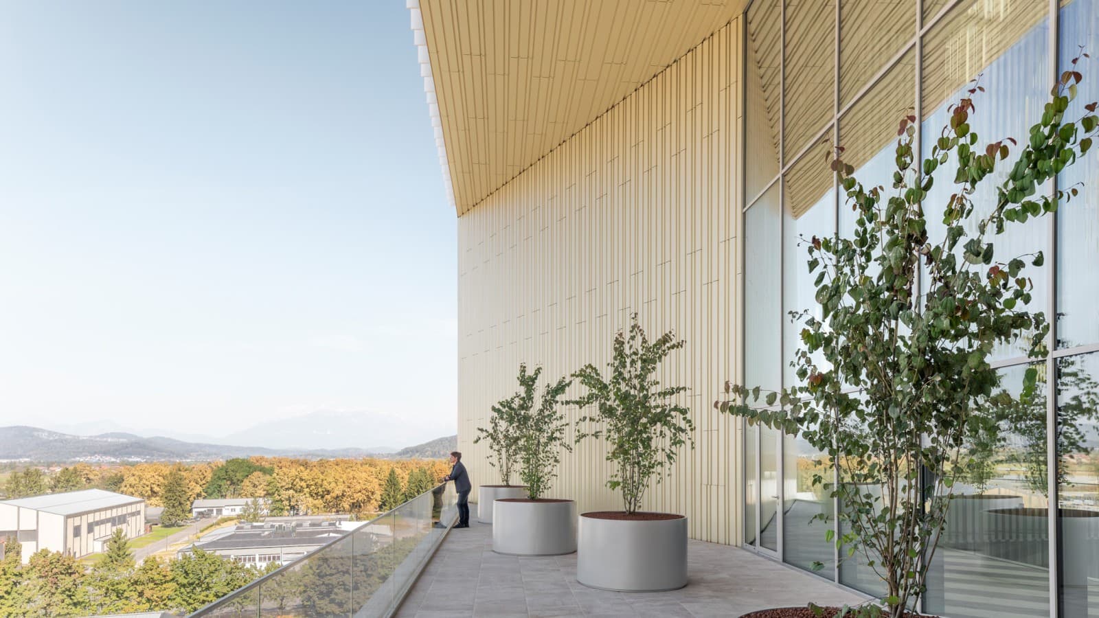 Spectacular: from the terraces, you can see the whole of Ljubljana (© Ana Skobe) Spectacular: from the terraces, you can see the whole of Ljubljana (© Ana Skobe)