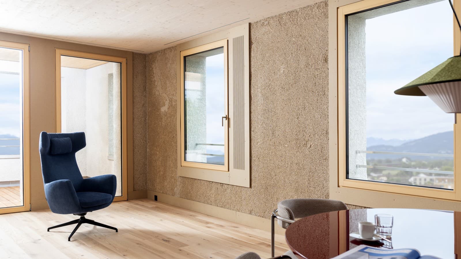 Hemp bricks are used in the interior of the largest hemp house in Europe. (© Openly / Jens Ellensohn) Hemp bricks are used in the interior of the largest hemp house in Europe. (© Openly / Jens Ellensohn)