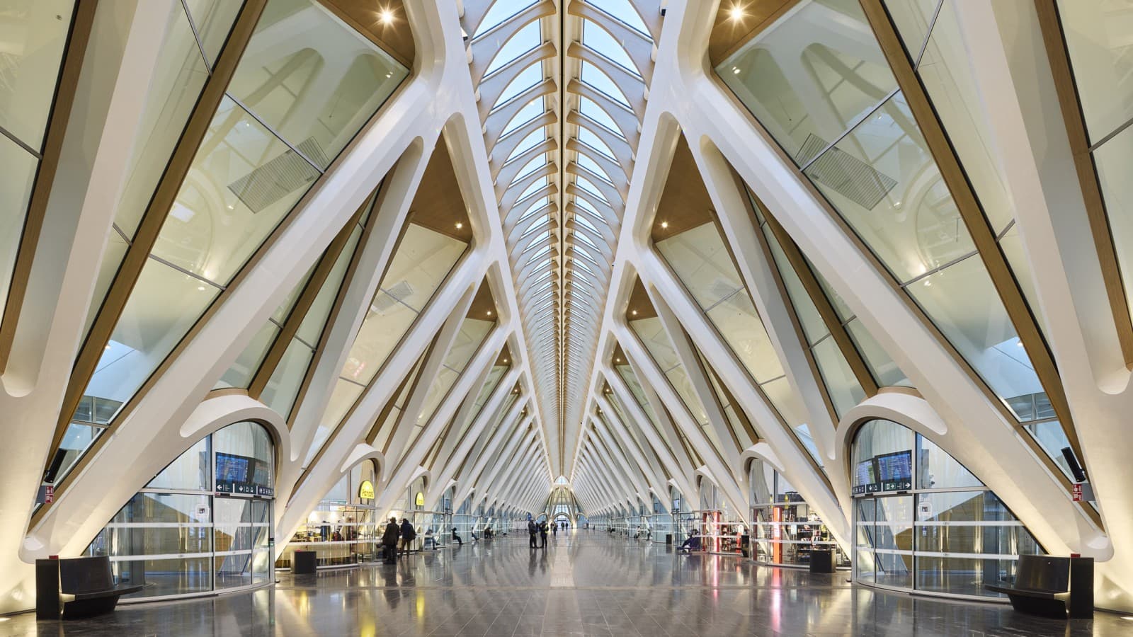 The steel structure bears the signature of the Spanish-Swiss architect Santiago Calatrava (© Oliver Schuh, Palladium Photodesign)